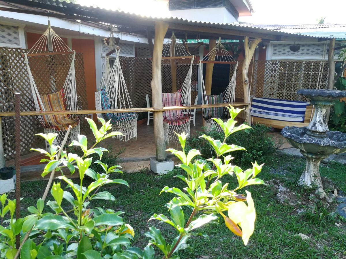 Hotel Secret Garden à Cahuita Extérieur photo